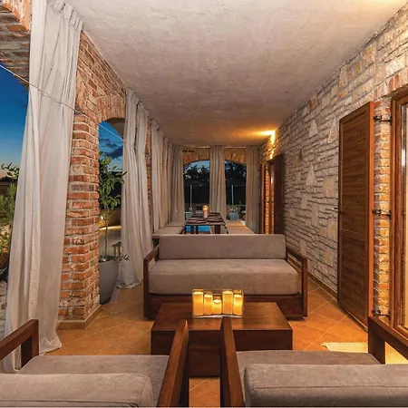 Holiday home In With Wifi Cabrunici