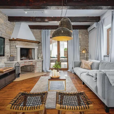 بيت للعطل In With Wifi